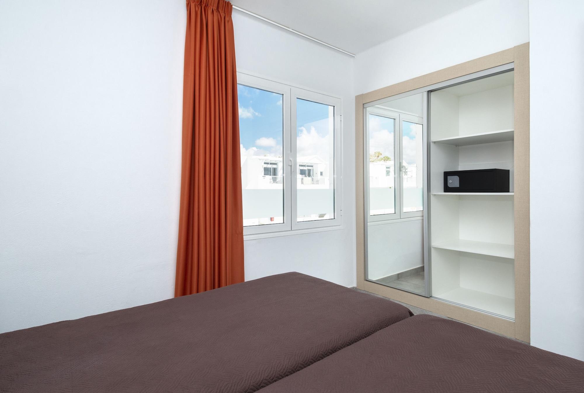 Apartamentos Livvo Oasis Puerto del Carmen  Exterior foto